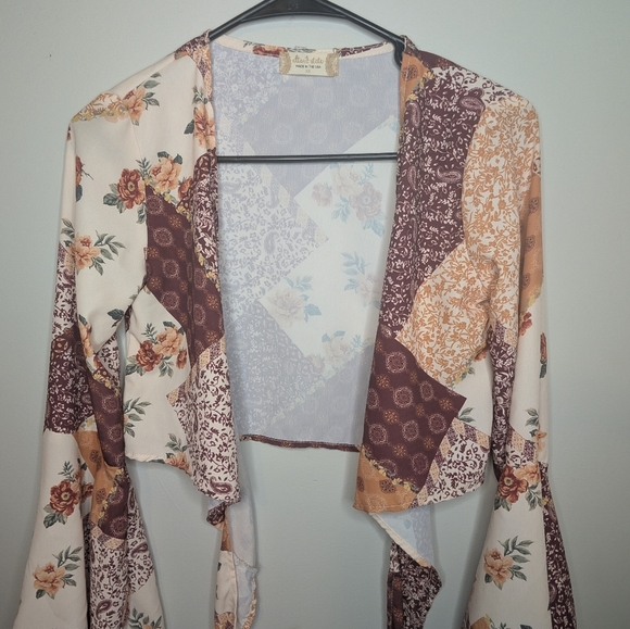 Altar'd State Floral Patchwork Tie-Front Crop Top XS - Picture 7 of 7